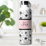 Botella De Agua Logotipo comercial de marca de moda<br><div class="desc">Una forma divertida y moderna de presentar tu negocio, marca o diseño personalizado con este acento floral en blanco y negro. Personalice esta botella de agua con el logotipo de su empresa o marca, o incluso un diseño suyo que quiera caracterizar. Cambie el colorante rosado de color a lo que...</div>