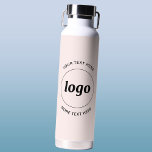 Botella De Agua Logotipo simple y Rubor comercial rosa<br><div class="desc">Diseño sencillo de logotipo y texto personalizado para fomentar la lealtad de la marca y promocionar su pequeña empresa. Reemplace el logotipo por el suyo propio y cambie o elimine el texto superior e inferior al personalizar. Perfecto para fines promocionales y para dar a empleados,  clientes y clientes.</div>
