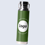 Botella De Agua Logotipo simple y verde del bosque comercial del t<br><div class="desc">Diseño sencillo de logotipo y texto personalizado para fomentar la lealtad de la marca y promocionar su pequeña empresa. Reemplace el logotipo por el suyo propio y cambie o elimine el texto superior e inferior al personalizar. Perfecto para fines promocionales y para dar a empleados,  clientes y clientes.</div>