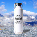 Botella De Agua Logotipo Y Lema De La Compañía personalizado Con P<br><div class="desc">Personalice una botella de agua con esta plantilla simple y minimalista y promueva su empresa o negocio para aumentar los clientes potenciales y generar más ventas. Añade tus detalles, todo el estilo de texto, colores, tamaños se pueden modificar para adaptarlos a tus necesidades. Si necesita ayuda o elementos coincidentes, póngase...</div>