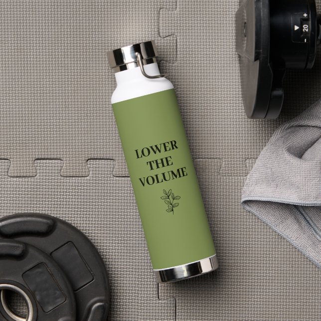 Botella De Agua Lower the Volume Sage Green Water Bottle | Bamboo  (Gimnasio (girado))