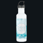 Botella De Agua Mantente y conoce el hermoso verso de la Biblia Cr<br><div class="desc">Hermosas nubes celestiales azules y blancas rodean este hermoso inspirador versículo de la Biblia. Quédate quieto y sé que soy Dios. Salmo 46:10. Esta cita cristiana siempre me trae paz y calma. Comparte este regalo religioso de la bonito del cristianismo con otros miembros de la iglesia y amigos para que...</div>
