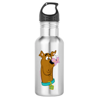 Botella De Agua Mariposa en la nariz de Scooby-Doo