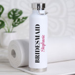 Botella De Agua Moderna fiesta de Boda de escritura minimalista<br><div class="desc">¡Gracias a tu fiesta nupcial con estas botellas de agua personalizadas de la fiesta nupcial! ¡Ideal para hacer una excursión de fin de semana! El título puede ser modificado a cualquier texto que incluya a Jr. Bridesmaid, Maid of Honor, Matron of Honor y Flower Girl. Hay diferentes opciones de color...</div>