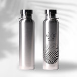 Botella De Agua Moderno y elegante bolígrafo de golf<br><div class="desc">Este moderno diseño de botellas de agua incluye una bola de golf y sus iniciales en negrita en negro para un aspecto sencillo,  elegante y profesional. Agrega tu nombre y hazlo tuyo.</div>