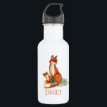 Botella De Agua Momma Fox y Baby Watercolor Ilustracion Personaliz<br><div class="desc">Una botella de agua personalizada diseñada con una imagen acuarela de una madre y un zorro bebé. El joven zorro está mirando a su madre con amor y aprecio. Ambos sentados sobre un poco de césped. colores naranja y canela.</div>