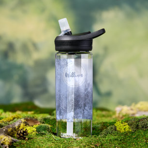 Botella De Agua Monograma de niebla del bosque de abeto de inviern