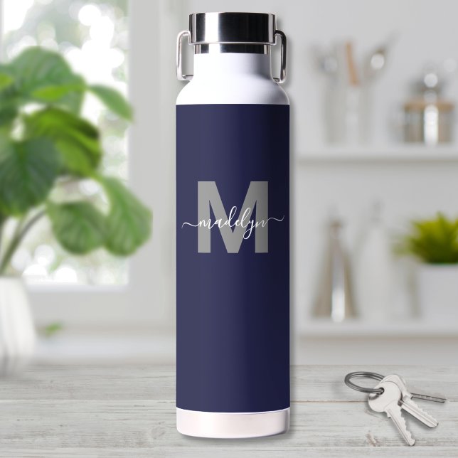 Botella De Agua Monograma de nombre azul de la marina (Navy Blue Name Monogram Water Bottle)