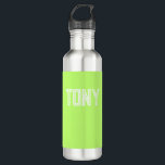Botella De Agua Monograma de nombre personalizado verde de la aguj<br><div class="desc">- Diseño sólido,  negrita y minimalista con nombre de personalizable,  tipo de letra,  tamaño de letra o color de fuente... ...  ¡Es muy divertido y juguetón!</div>