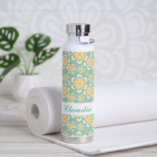 Botella De Agua Monograma lindo naranja flores en verde