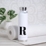 Botella De Agua Monograma moderno simple<br><div class="desc">Frasco De Agua De Monograma Inicial Simple Y Moderno. Crea tu propia botella personalizada con el nombre inicial del personalizado.</div>