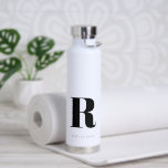 Botella De Agua Monograma moderno simple<br><div class="desc">Frasco De Agua De Monograma Inicial Simple Y Moderno. Crea tu propia botella personalizada con el nombre inicial del personalizado.</div>