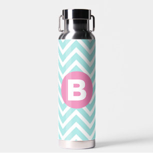 Botella De Agua Monograma rosa chevron azul claro de moda