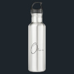 Botella De Agua Monograma simple elegante con nombre personalizado<br><div class="desc">Aumente su experiencia hidráulica con nuestro Frasco de Agua Monograma Simple Elegante y Personalizado. Esta botella de agua moderna y minimalista está diseñada para aquellos que aprecian las cosas más bonitas de la vida. Con su monograma único, añade un toque personal a sus rituales diarios. Ya sea en casa, en...</div>