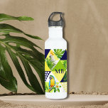 Botella De Agua Monograma Trendy Tropical Cockatoo Parrot Floral<br><div class="desc">Este moderno diseño presenta un divertido patrón tropical con flores tropicales,  loros y gallos. Personalice con su monograma editando la plantilla en el cuadro de texto proporcionado</div>