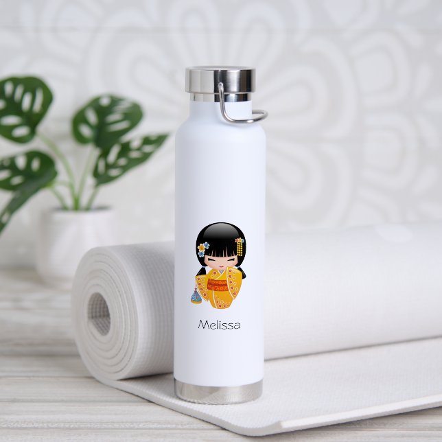 Botella De Agua Muñeca kokeshi de verano - Chica Geisha de Kimono  (Yoga (girado))