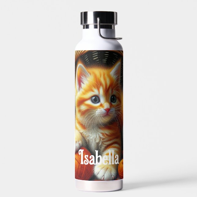 Botella De Agua Naranja y gatito blanco jugando en yarn (Izquierdo)