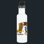 Botella De Agua Niños de Cowboy adoran niños Monograma Rodeo salva<br><div class="desc">Un lindo regalo de vaquero personalizado que incluye a un chico de granja apoyado contra una bota gigante de vaquero que tira a su gorra marrón con una estrella amarilla. Una gran botella de agua para niños de campo personalizada con su nombre para una divertida fiesta de cumpleaños de rodeo...</div>