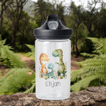 Botella De Agua Niños personalizados de la familia de los dinosaur<br><div class="desc">Haga que la hidratación sea divertida con nuestra familia de dinosaurios Cute Niños Personalizados Botella de Agua! Esta botella de agua, con sus adorables ilustraciones de dinosaurios, es perfecta para los jóvenes amantes del dino. Personalízalo con el nombre de su hijo para un toque especial. Elaborado con materiales de alta...</div>