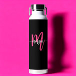 Botella De Agua Nombra de Monograma del guión moderno rosado calie<br><div class="desc">Mantente hidratado en estilo con nuestro Hot Pink Modern Script Girly Monograma Nombre Agua Botella! Con un diseño llamativo de color rosa cálido, esta botella de agua es personalizada con su nombre en un elegante guión moderno para una moda, un toque personalizado. Perfecto para la escuela, entrenamiento o el viaje,...</div>