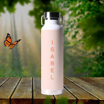 Botella De Agua Nombre de cada chica moderno simple<br><div class="desc">Fondo de color melocotón suave. Personaliza y agrega tu nombre. Colorear letras de color.</div>