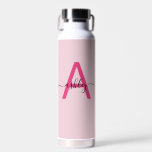 Botella De Agua Nombre del Monograma de Giro de Guión Moderno Cali<br><div class="desc">Eleva tu juego de hidratación con esta botella de agua personalizada y elegante. El delicado equilibrio del moderno monograma rosa caliente combinado con un guión elegante crea una declaración de individualidad refinada, perfecta para los que aprecian la forma y la función. Ya sea en el gimnasio, en la oficina o...</div>