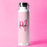 Botella De Agua Nombre del Monograma de Giro de Guión Moderno Cali<br><div class="desc">Mantente hidratado en estilo con nuestro Hot Pink Modern Script Girly Monograma Nombre Agua Botella! Con un diseño llamativo de color rosa cálido, esta botella de agua es personalizada con su nombre en un elegante guión moderno para una moda, un toque personalizado. Perfecto para la escuela, entrenamiento o el viaje,...</div>