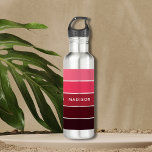 Botella De Agua Nombre personalizado del bloque de color rosa colo<br><div class="desc">Este diseño colorido y moderno presenta un patrón de bloques de color en rosa y ciruela con tu nombre personalizado #botellas de agua #drinkware #personalizedgifts</div>