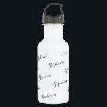 Botella De Agua Nombre personalizado Script Graffiti Agua<br><div class="desc">Elegante guión de grafitti nombre, botella de agua, perfecto para cuando usted está en forma, sesión de gimnasio, correr, correr, correr, entrenamiento, cualquier deporte, picnics en el parque o la playa y durante el trabajo. El tipo de fuente, el tamaño y el color se pueden cambiar haciendo clic en el...</div>