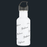 Botella De Agua Nombre personalizado Script Graffiti Agua<br><div class="desc">Elegante guión de grafitti nombre, botella de agua, perfecto para cuando usted está en forma, sesión de gimnasio, correr, correr, correr, entrenamiento, cualquier deporte, picnics en el parque o la playa y durante el trabajo. El tipo de fuente, el tamaño y el color se pueden cambiar haciendo clic en el...</div>