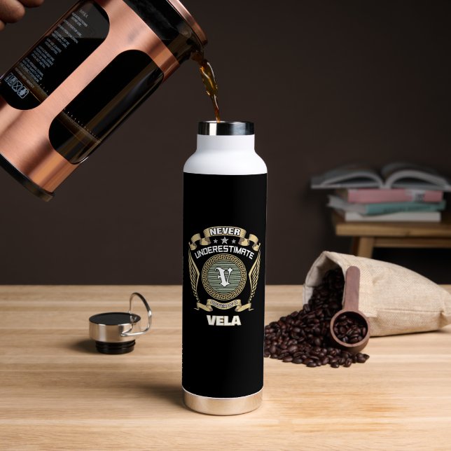 BOTELLA DE AGUA NUNCA SUBESTIMES EL PODER DE UNA VELA (Café (girado))