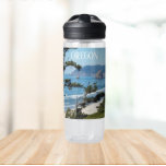 Botella De Agua Oregon Coast Scenic Seascape<br><div class="desc">Manténgase tranquilo y motivado durante sus entrenamientos diarios con esta botella de agua clara y plástica que muestra la imagen fotográfica de un paisaje costero de Oregón. Seleccione su tamaño y color de la botella de agua. NOTA: El diseño no está optimizado para el estilo de botella de agua del...</div>