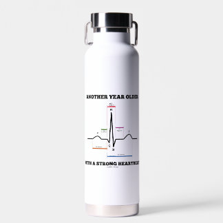 Botella De Agua Otro Año Más Con Un EKG De ECG Fuerte En El Corazó