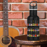 Botella De Agua patrón de guitarra colorido en nombre de agregado<br><div class="desc">Guitarras eléctricas funky, guitarras acústicas y guitarras semiacústicas patrón sobre botellas de agua monocapa personalizadas y negras en vivos colores brillantes de arte pop. Un regalo de ideas para profesores de música, guitarristas, músicos y estudiantes de música. Fácil de personalizar con la plantilla inicial y de nombre del monograma. Este...</div>