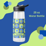 Botella De Agua Patrón de punto cuadrado personalizado azul verde<br><div class="desc">Botella de agua del patrón geométrico Green Blue Square Dot con un lugar para añadir tu nombre. Originalmente fue diseñado para una colección de bodas que tengo. Me encantó el patrón tanto que pensé que sería genial en una variedad de artículos. Creo que hace una divertida botella de agua personalizada....</div>