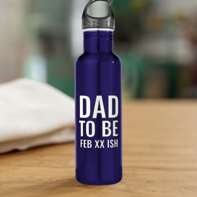 Botella de agua personalizada para futuro papá con (A fun gift for the Dad to be on his First Father's Day. Just add your due date.)