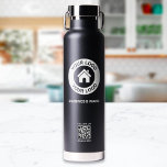 Botella De Agua Personalizado Código QR Nombre del logotipo comerc<br><div class="desc">Sube un código QR y un logotipo, personalizar el texto y crea fácilmente tu botella de agua personalizada. Haga clic en EDIT para cambiar el color del texto o el tamaño del texto. Puede TRANSFERIR este DISEÑO a otros productos de Zazzle y ajustarlo para que se ajuste a la mayoría...</div>