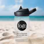 Botella De Agua Personalizado Office Marca de logotipo comercial 2<br><div class="desc">Un diseño sencillo, sin pretensiones para ninguna empresa. Sube tu logotipo. Si su logotipo no encaja, haga clic en el botón PERSONALIZAR. En el área de diseño, podrá ajustar el logotipo y el tipo. Para usuarios avanzados, puede hacer clic en el botón editar/personalizar y cambiar los colores del tipo. En...</div>