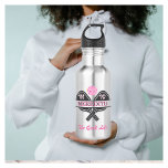 Botella De Agua Pickleball Gal Paddles Monograma Personalizado Nom<br><div class="desc">Pickleball Gal ciertamente se merece que un gorra de botellas de agua nos cuente la historia — le encanta jugar y "la buena vida" hace esa declaración para ella. Sus iniciales / monograma sobre las palas y su nombre en la parte inferior. Divertido y único. Por ti mismo o hace...</div>
