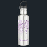 Botella De Agua Purpurina morado descarta escritura blanca monogra<br><div class="desc">Un fondo blanco moda. Decorada con gotas purpurinas de imitación violeta. Personalice y agregue un nombre. El nombre está escrito con una escritura de estilo con letras a mano moderna. Letras de color púrpura.</div>