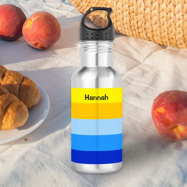 Botella De Agua Rayas azules y amarillas de verano personalizadas (A stainless steel water bottle with modern color block design in sunny coastal yellow and blue)