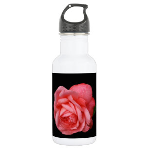 Botella De Agua Rosa rosa sobre fondo negro