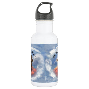 Botella De Agua Se Ha Levantado Cruzando Con Nubes.