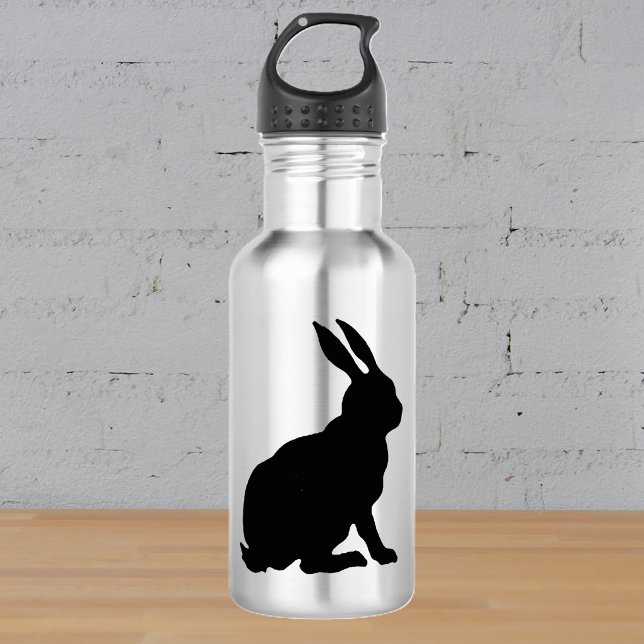 Botella De Agua Silueta de conejo negro conejo de Pascua (Black silhouette of sitting rabbit with tall ears on silver water bottle.)
