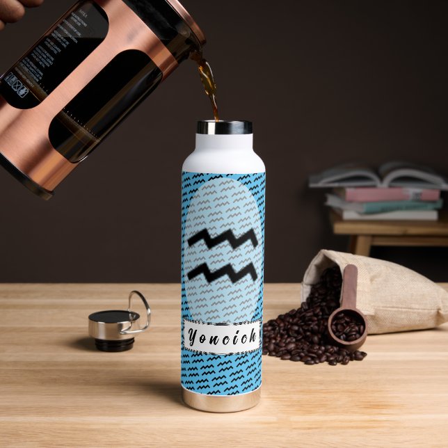 Botella De Agua Símbolo Aquarius Zodiac estándar por K Yoncich (Café)