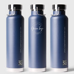 Botella De Agua Sitio web del código QR del Personalizado del logo<br><div class="desc">Haga una impresión duradera con este Personalizado de logotipo empresarial QR Code sitio web Professional Water Bottle. Usa tu logotipo blanco en esta botella de agua azul marino. Esta botella de agua elegante y profesional es la manera perfecta de mostrar el logotipo de su empresa y aumentar el tráfico web...</div>
