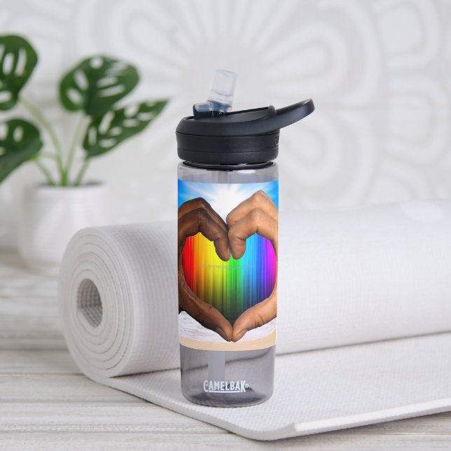 Botella De Agua SlipperyJoe es un hombre interracial de dos manos. (Yoga)