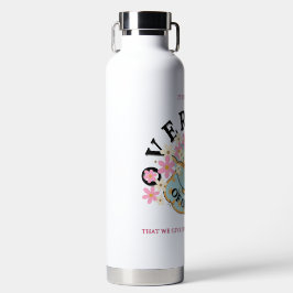 Botella de agua sobrevolada diseñada por Adiela Ak