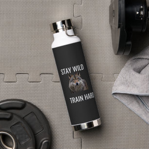 Botella de agua Stay Wild Train Hard Wolf Fitness 