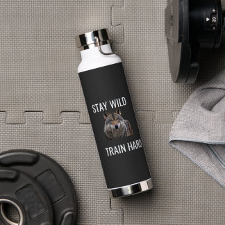 Botella de agua Stay Wild Train Hard Wolf Fitness